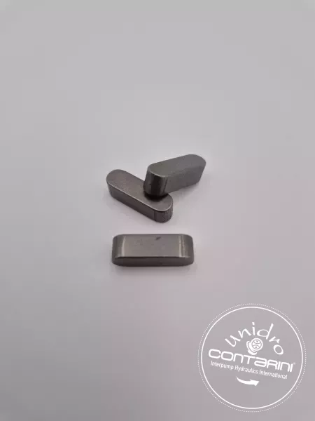 MM/MCM 5X5X16 CLAVETTE //KEY