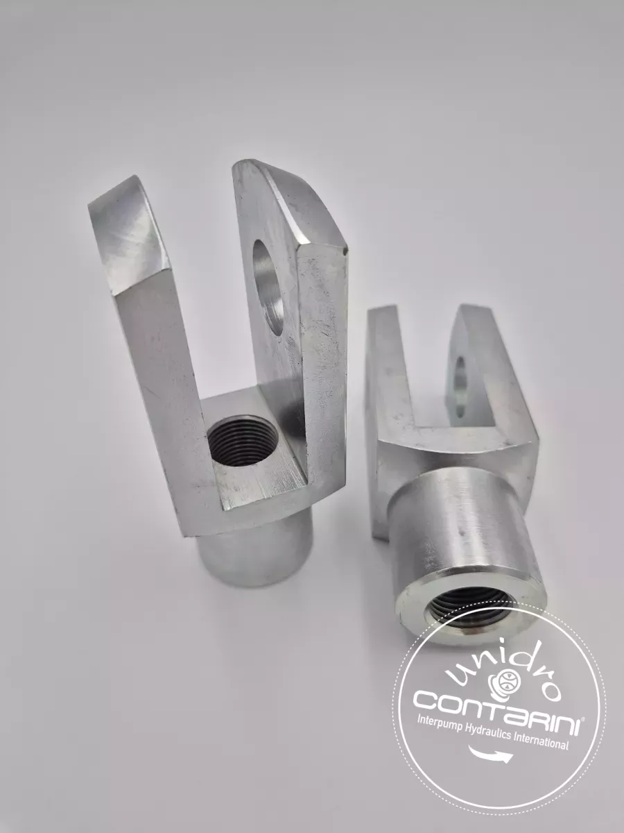 CHAPE FEMELLE (ISO 8140) - M20 x 1.5 - AXE Ø: 20mm.