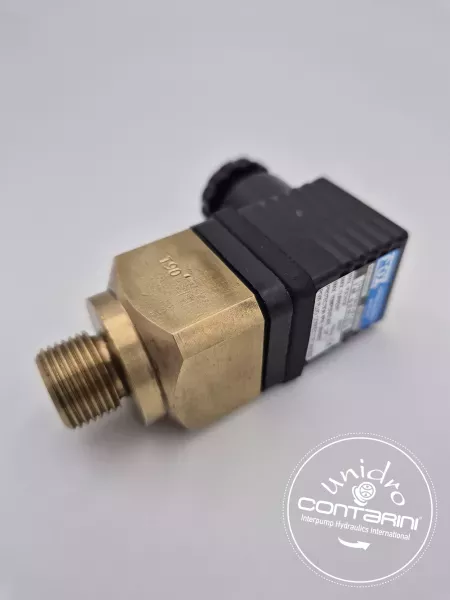 TM6. 3/8"BSP CONNECTEUR ELECTR. M3(30X30)