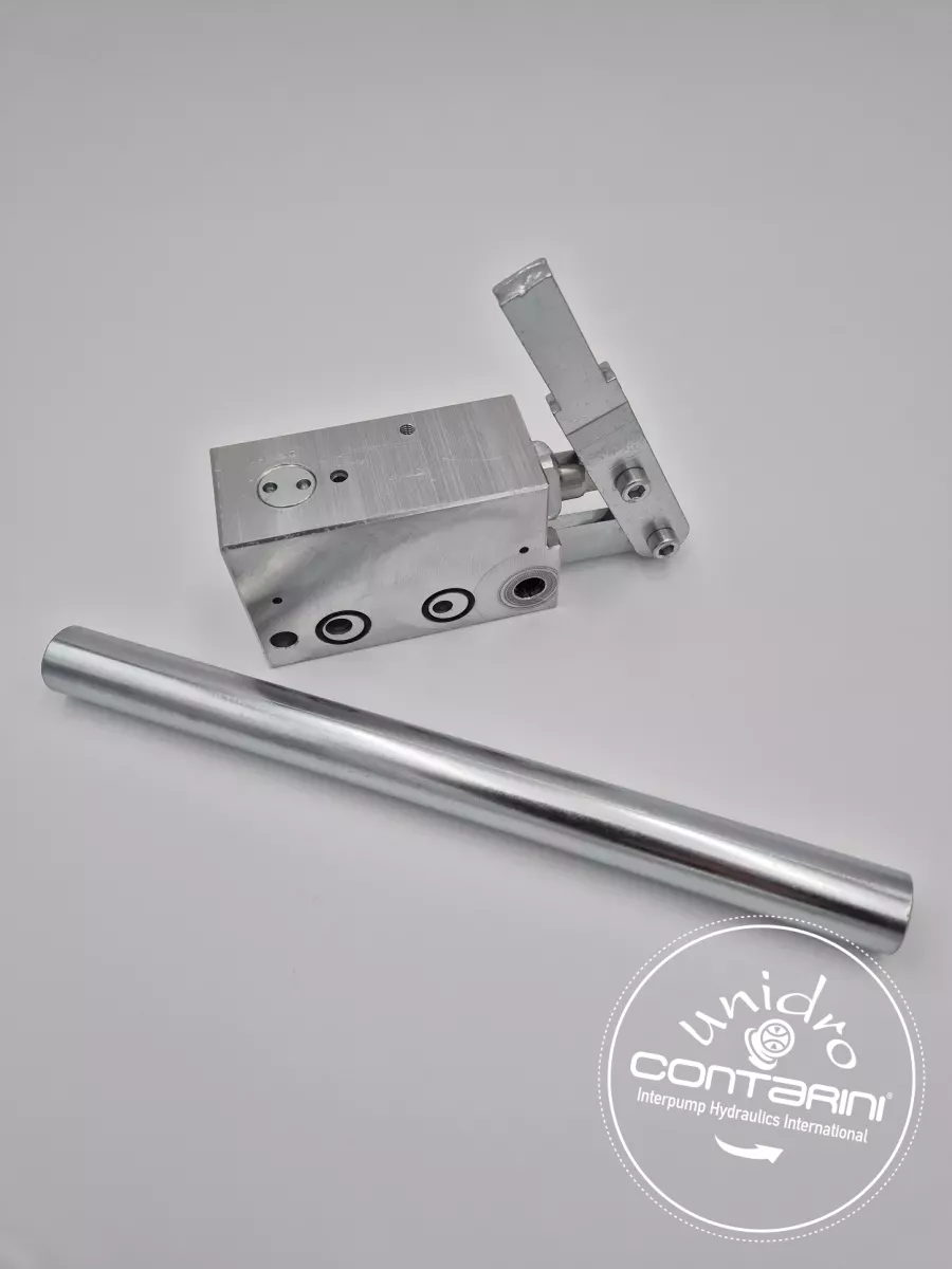 PM15 POMPE A MAIN ADAPTABLE COLLECTEUR