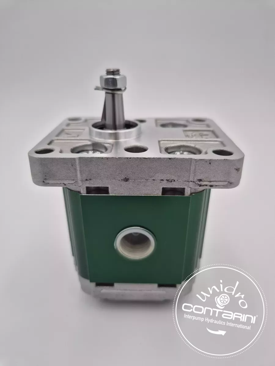 POMPE A ENGENAGE XV-1P/1.2 D. - BASE 25.4 -C. 1:8 - CORPS 3/8" X 2