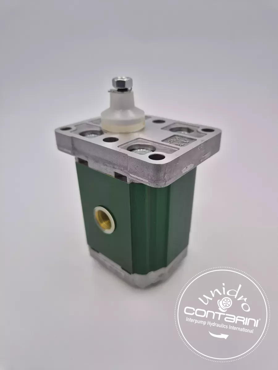 POMPE A ENGENAGE XV-1P/1.2 D. - BASE 25.4 -C. 1:8 - CORPS 3/8" X 2