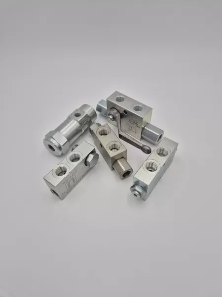 V.Mvt Clap.Ant.R.Piloté/Valve Bloc.